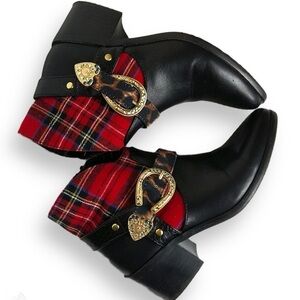 Betsey Johnson Wilma Black Plaid Booties | Gold Buckle | Grunge | Size 6.5